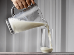 Irmãos Brant - [Relatório LEITE/CEPEA] Com oferta elevada, valores seguem pressionados no campo